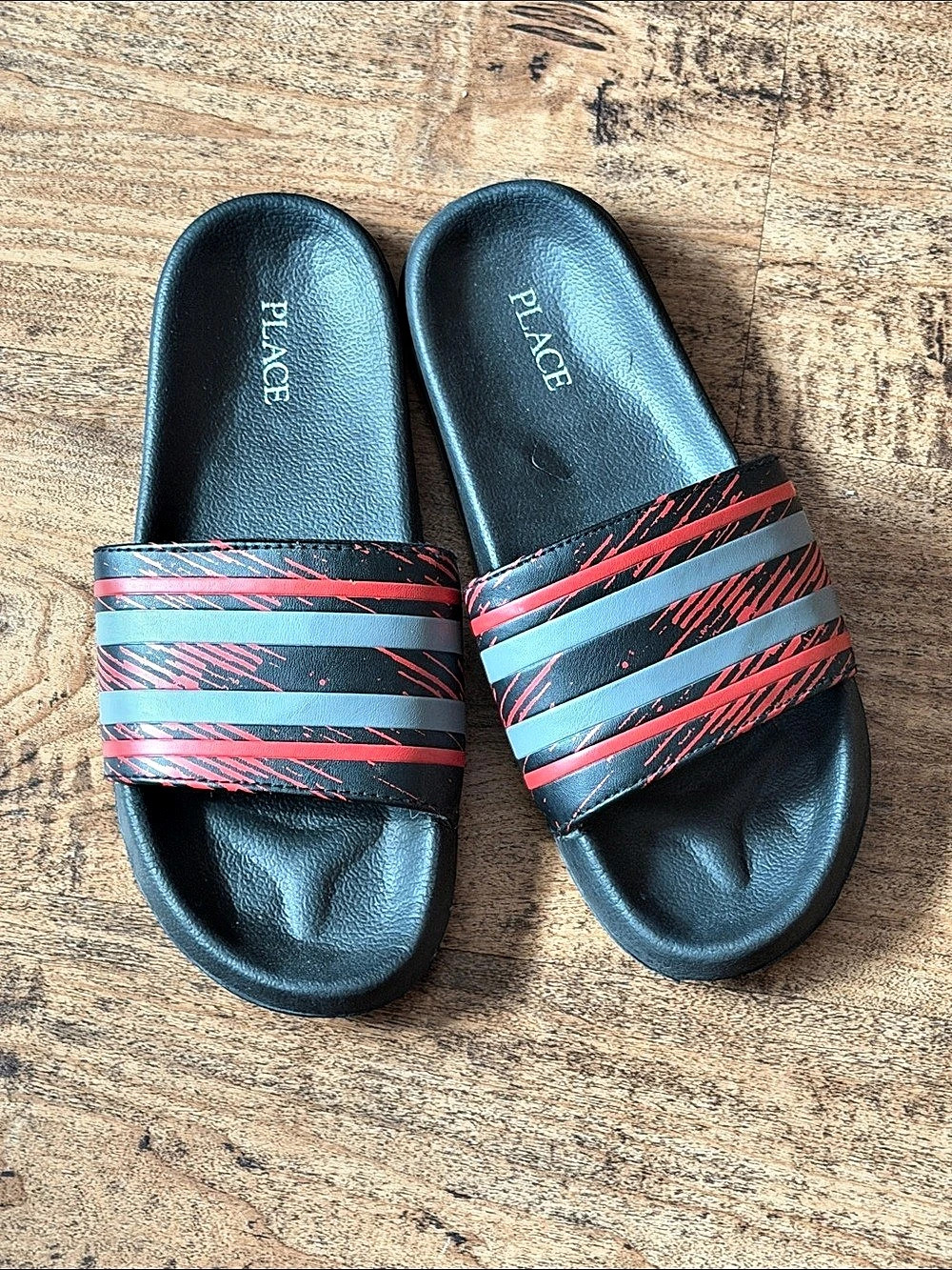 PLACE Black & Red Slide Sandals US 6